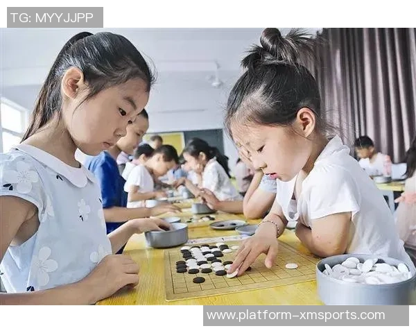 足球与气球的奇妙结合让我们在欢笑中畅享运动的乐趣与童趣 足球与气球的奇妙结合让我们在欢笑中畅享运动的乐趣与童趣